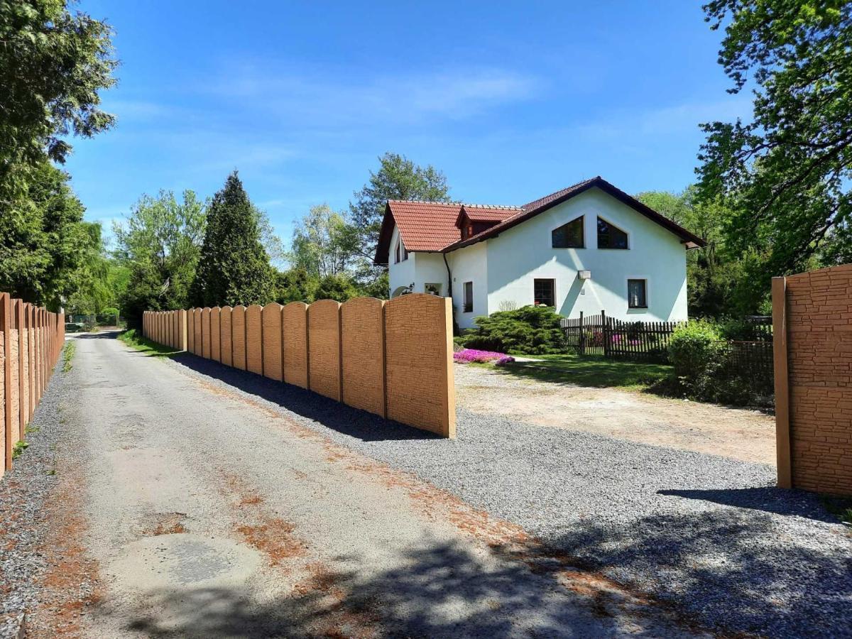 V Prirode Na Okraji Frenstatu Pod Radhostem Apartment Frenstat pod Radhostem Luaran gambar