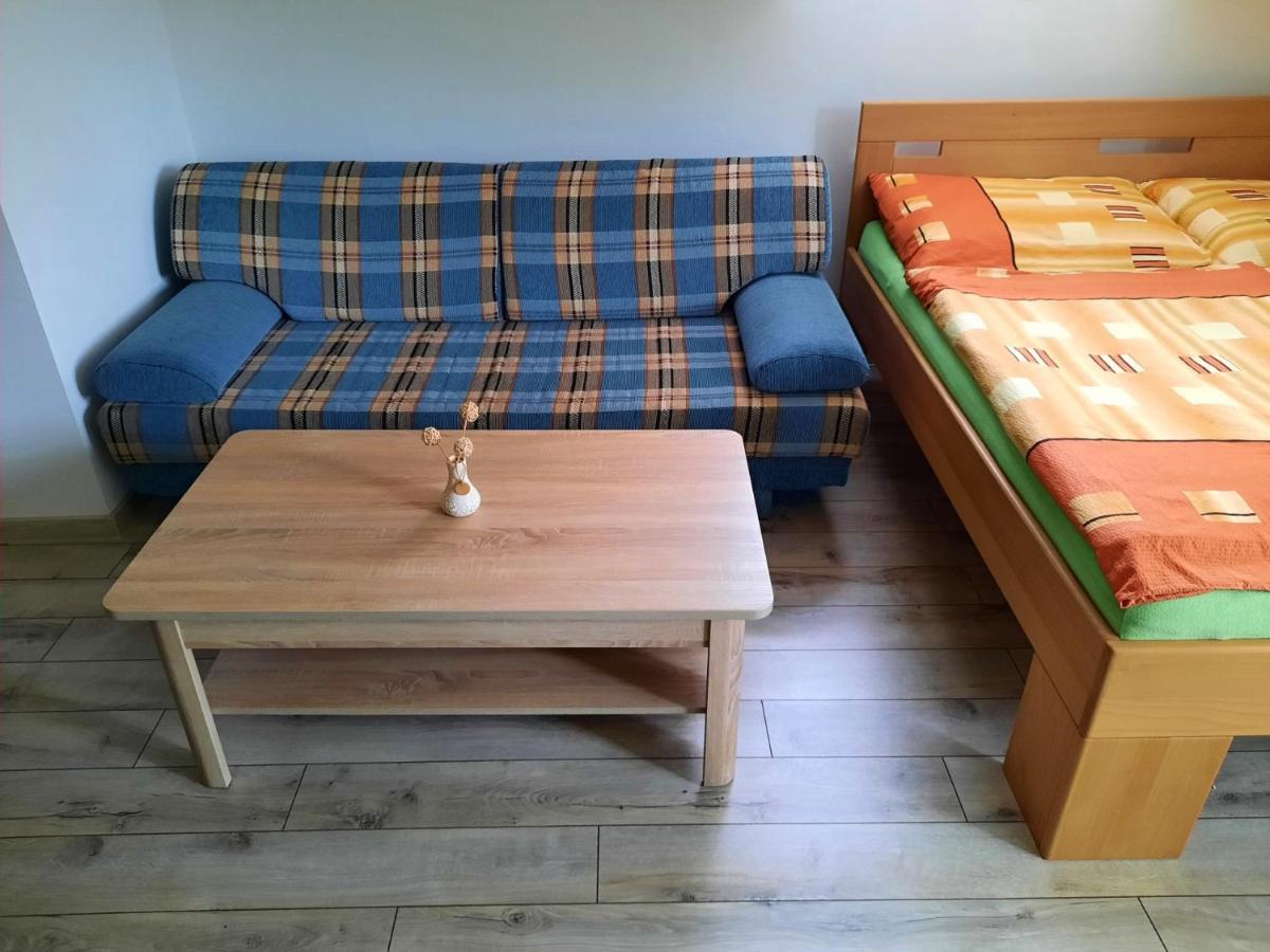 V Prirode Na Okraji Frenstatu Pod Radhostem Apartment Frenstat pod Radhostem Luaran gambar