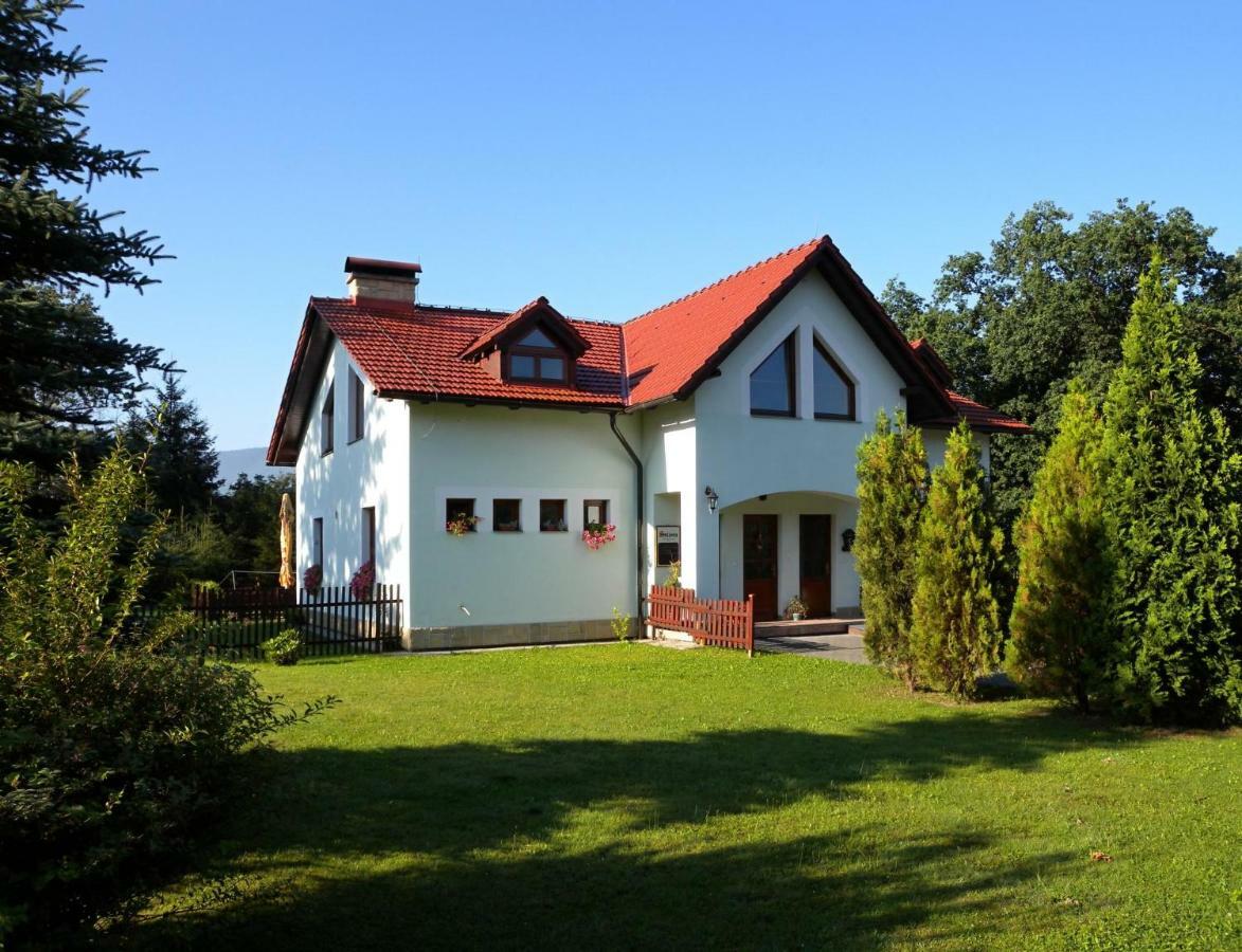 V Prirode Na Okraji Frenstatu Pod Radhostem Apartment Frenstat pod Radhostem Luaran gambar